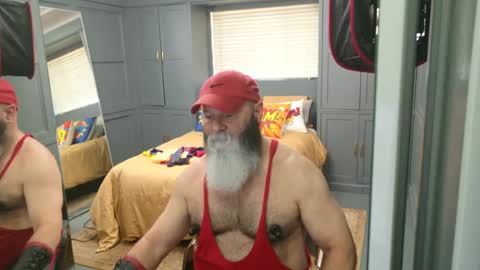 Snapshot of busterballoonguy chatting on September 15, 11:27 pm Daddy-B online show from September 15, 11:27 pm
