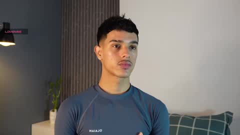 Buster independent model online show from September 19, 1:45 pm