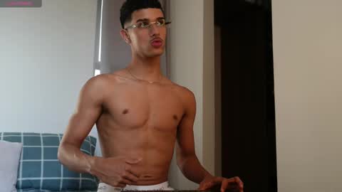 Buster independent model online show from November 2, 9:17 pm