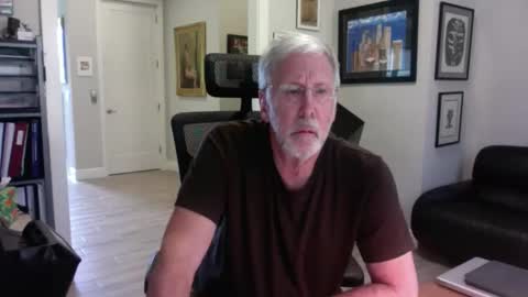 Snapshot of bustinout99 chatting on April 3, 5:44 pm afternoon wood online show from April 3, 5:44 pm
