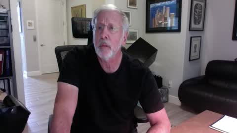 Snapshot of bustinout99 chatting on April 9, 4:01 pm afternoon wood online show from April 9, 4:01 pm
