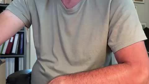 Snapshot of bustinout99 chatting on May 9, 9:09 pm afternoon wood online show from May 9, 9:09 pm