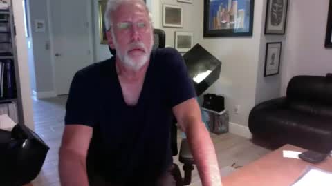 Snapshot of bustinout99 chatting on July 25, 1:52 pm afternoon wood online show from July 25, 1:52 pm