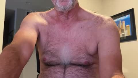 Snapshot of bustinout99 chatting on July 29, 1:04 am afternoon wood online show from July 29, 1:04 am