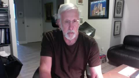 Snapshot of bustinout99 chatting on August 2, 7:23 pm afternoon wood online show from August 2, 7:23 pm