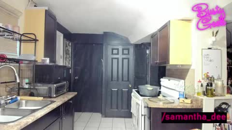 Snapshot of busty_geek48 chatting on January 5, 4:59 pm Samantha Dee online show from January 5, 4:59 pm