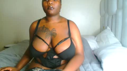 busty_mellons69 online show from March 27, 9:53 am
