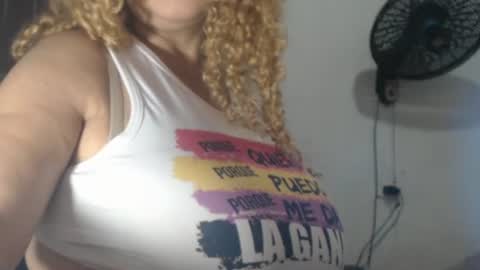 Snapshot of bustyamanda_ chatting on June 27, 12:22 pm Amanda online show from June 27, 12:22 pm