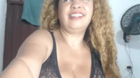 Snapshot of bustyamanda_ chatting on July 30, 12:04 pm Amanda online show from July 30, 12:04 pm