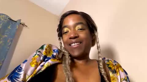 Snapshot of bustyirie chatting on May 10, 12:21 pm bustyirie online show from May 10, 12:21 pm