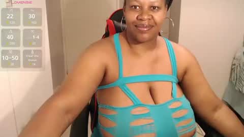 lisa online show from December 8, 8:15 pm