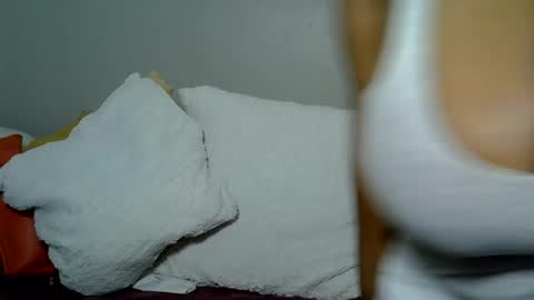 bustytessa37 online show from June 7, 5:22 am