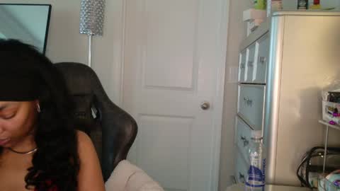 butterfly booty online show from April 5, 7:44 pm