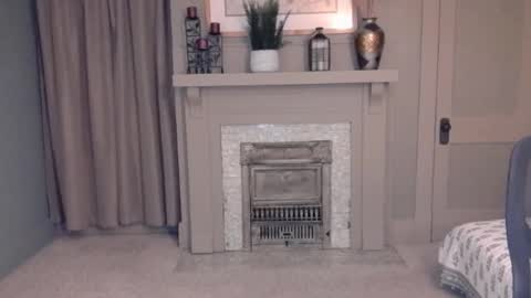 Snapshot of buttnakedfun954737 chatting on December 13, 9:02 am Miles online show from December 13, 9:02 am