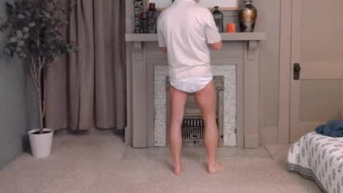 Snapshot of buttnakedfun954737 chatting on January 21, 10:08 am Miles online show from January 21, 10:08 am