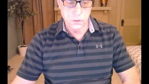 Snapshot of buttnakedfun954737 chatting on February 14, 10:07 am Miles online show from February 14, 10:07 am