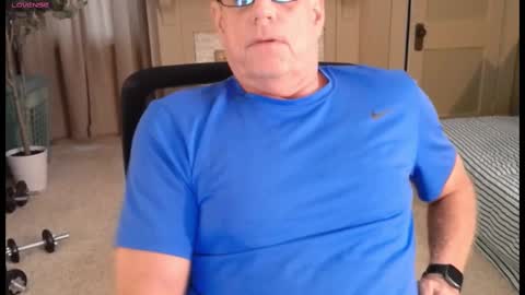 Snapshot of buttnakedfun954737 chatting on October 10, 4:50 pm Miles online show from October 10, 4:50 pm