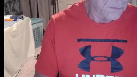 Snapshot of buttnakedfun954737 chatting on June 24, 4:33 am Miles online show from June 24, 4:33 am