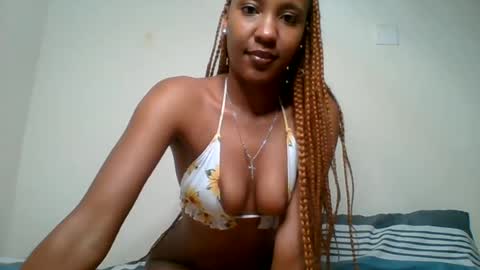 Snapshot of buttter_cup chatting on June 15, 11:07 pm Claudia online show from June 15, 11:07 pm