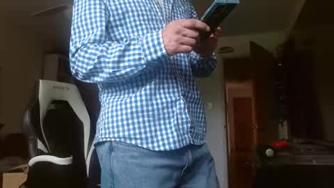 Snapshot of bwall1425 chatting on May 6, 6:57 pm bwall1425 online show from May 6, 6:57 pm