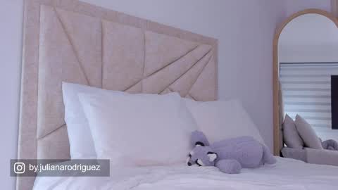 Snapshot of by_juliana chatting on May 13, 11:11 pm online show from May 13, 11:11 pm