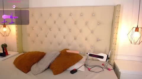 bycandy_ online show from November 14, 1:32 pm