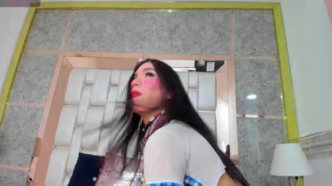 Snapshot of bylie_hills chatting on January 25, 8:10 am bylie_hills online show from January 25, 8:10 am