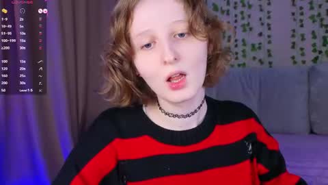 Snapshot of c0ralynx chatting on June 16, 11:35 am C0ralynx online show from June 16, 11:35 am
