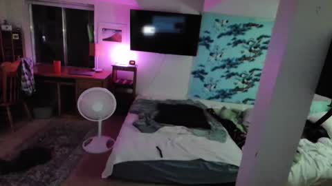 c2cmee online show from April 11, 9:24 am