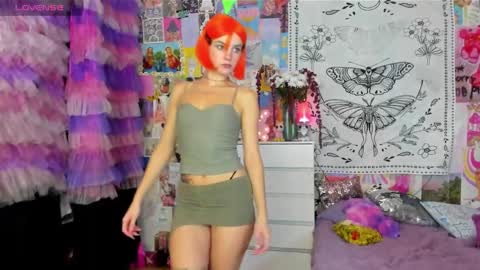 Snapshot of caaandy_girl chatting on October 29, 6:53 pm Emily  online show from October 29, 6:53 pm