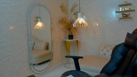 Snapshot of caamii_sweett chatting on May 20, 8:04 pm Camii Sweet online show from May 20, 8:04 pm
