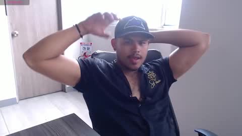 Snapshot of caballero_____ chatting on December 24, 8:16 pm INSTAGRAM CABALLERO 1998 online show from December 24, 8:16 pm