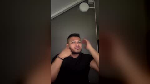 Snapshot of caballero_____ chatting on April 2, 6:00 am INSTAGRAM CABALLERO 1998 online show from April 2, 6:00 am