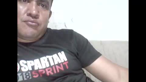 Snapshot of cachito83915 chatting on December 21, 6:09 am Cachudosexy online show from December 21, 6:09 am