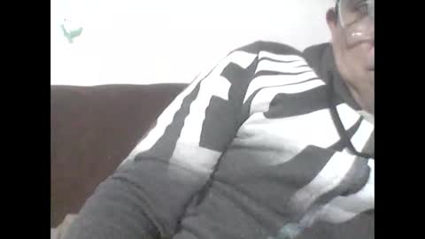 Snapshot of cachito83915 chatting on February 3, 3:26 am Cachudosexy online show from February 3, 3:26 am