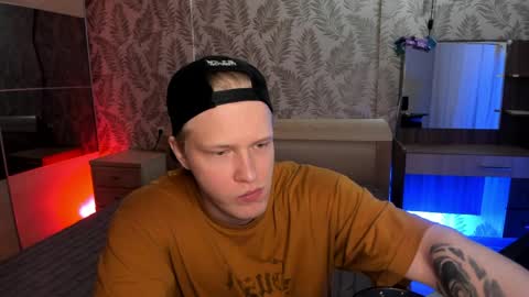 Snapshot of cactusjames_69 chatting on April 9, 3:17 pm James online show from April 9, 3:17 pm