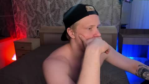 Snapshot of cactusjames_69 chatting on April 20, 11:28 pm James online show from April 20, 11:28 pm