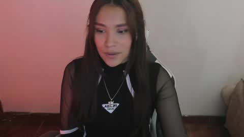 Snapshot of caelisse_cb chatting on June 8, 5:13 pm caelisse_cb online show from June 8, 5:13 pm