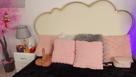 Cahitlin  online show from December 23, 6:00 am