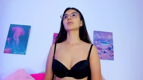 cailin_dione online show from April 18, 3:21 am