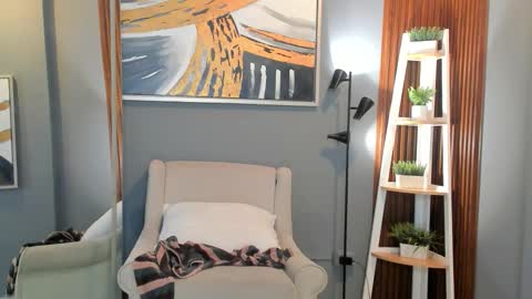 Snapshot of cailing chatting on February 24, 11:08 am I am Katherine online show from February 24, 11:08 am