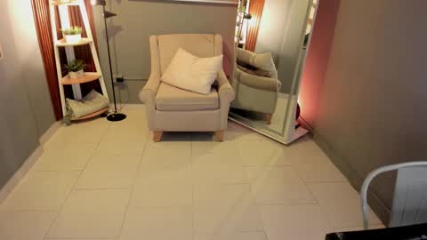 I am Katherine  online show from March 21, 11:04 am