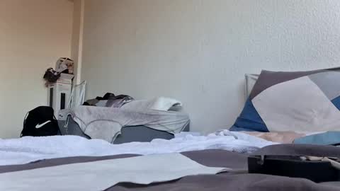 Snapshot of cailloux084 chatting on May 31, 4:31 am cailloux084 online show from May 31, 4:31 am