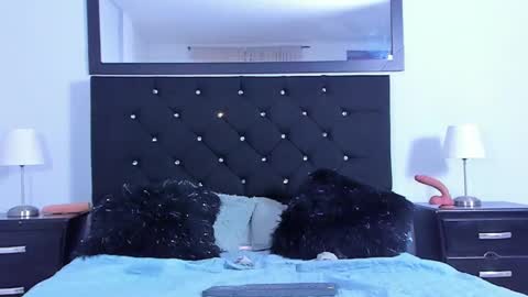 caitlynwheler online show from December 6, 2:13 am