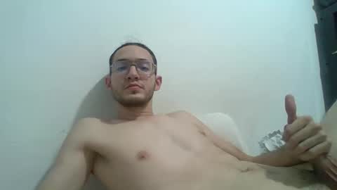 Snapshot of calenturalatina chatting on February 11, 11:32 pm calenturalatina online show from February 11, 11:32 pm