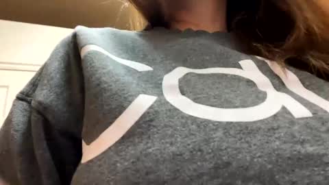 calishop1 online show from December 4, 1:36 am