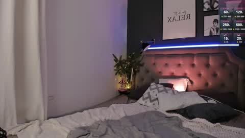 Snapshot of call__me_leo chatting on December 28, 11:19 am Call me Leo online show from December 28, 11:19 am