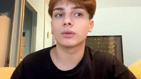 Snapshot of call__me_leo chatting on January 1, 1:37 pm Call me Leo online show from January 1, 1:37 pm