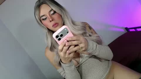 Snapshot of call_me_clara chatting on June 29, 1:12 am CALL ME CLARA online show from June 29, 1:12 am