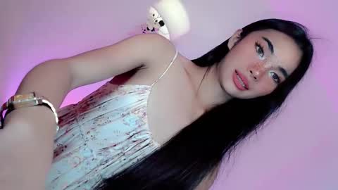 Snapshot of call_me_nina chatting on May 8, 5:57 am call_me_nina online show from May 8, 5:57 am